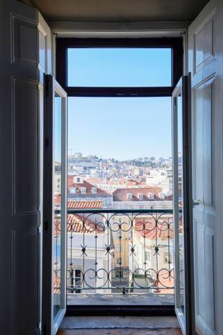 Central & Calm With Great View Lissabon Buitenkant foto